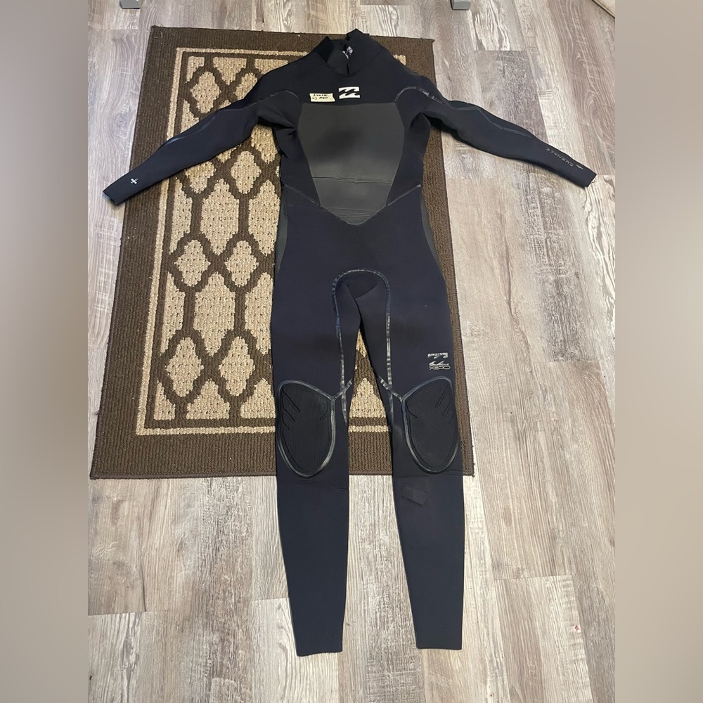 Billabong 4/3MM Men’s Medium Back Zip Full Wetsuit